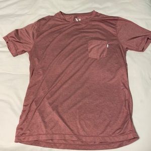 Vuori shirt performance large
